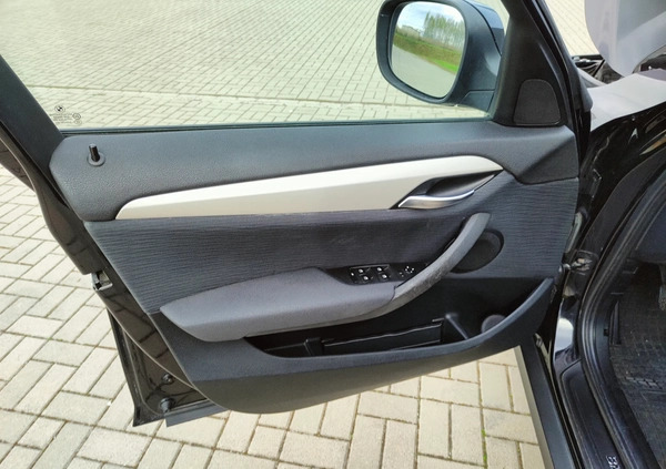 BMW X1 cena 33900 przebieg: 263500, rok produkcji 2011 z Żarów małe 407